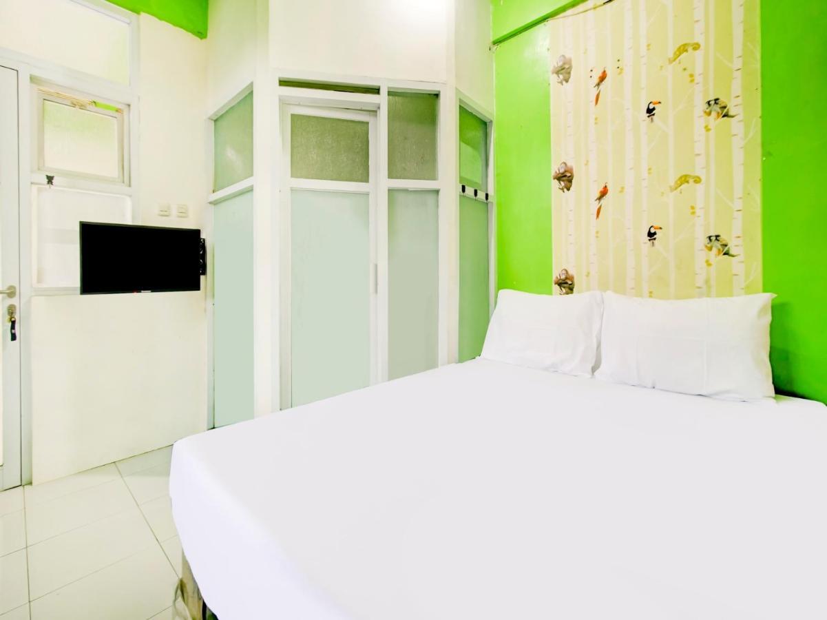 Oyo Life 3103 Opo Homestay & Kost Malang Dış mekan fotoğraf