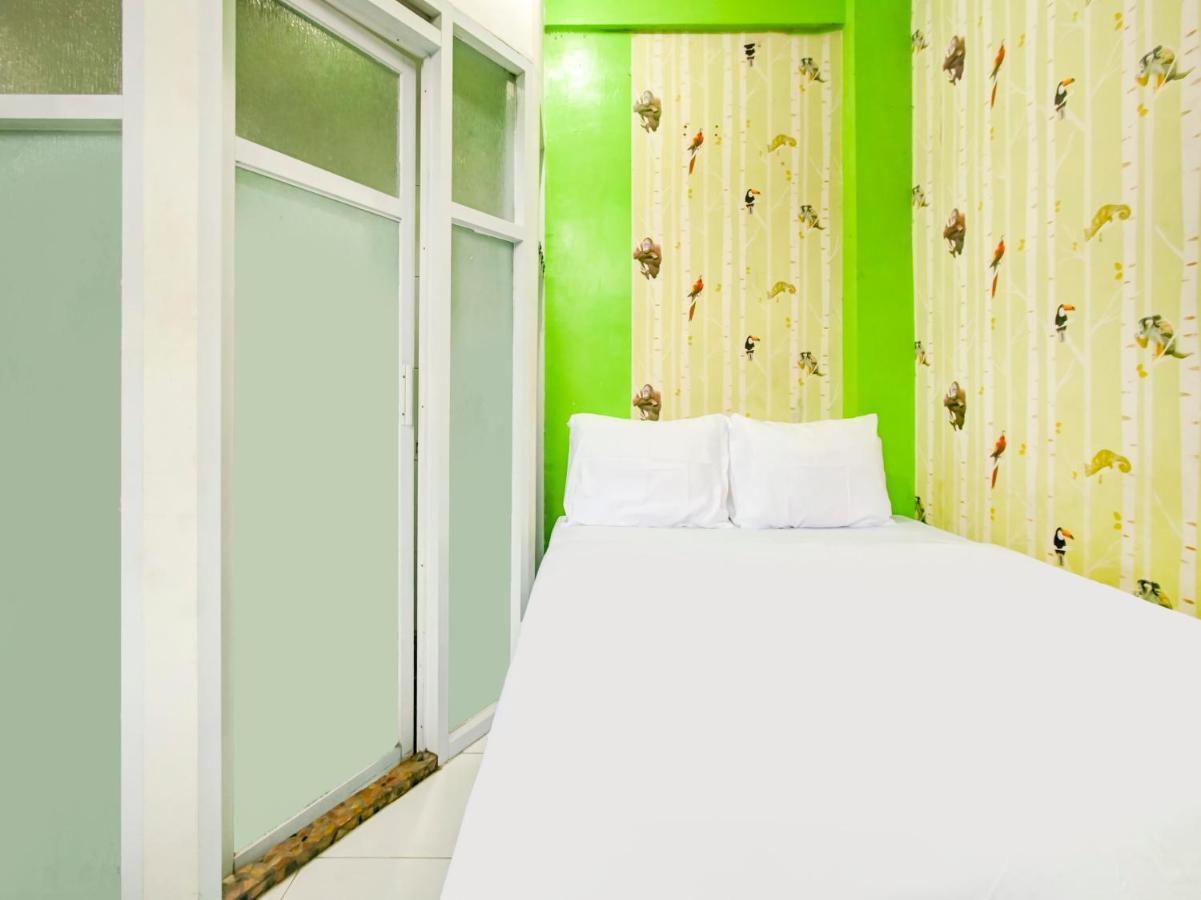 Oyo Life 3103 Opo Homestay & Kost Malang Dış mekan fotoğraf