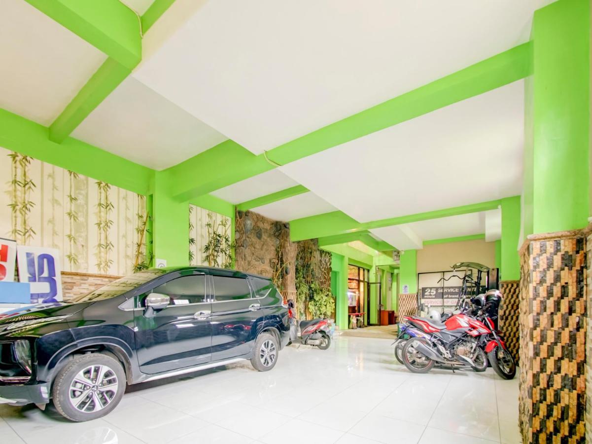 Oyo Life 3103 Opo Homestay & Kost Malang Dış mekan fotoğraf