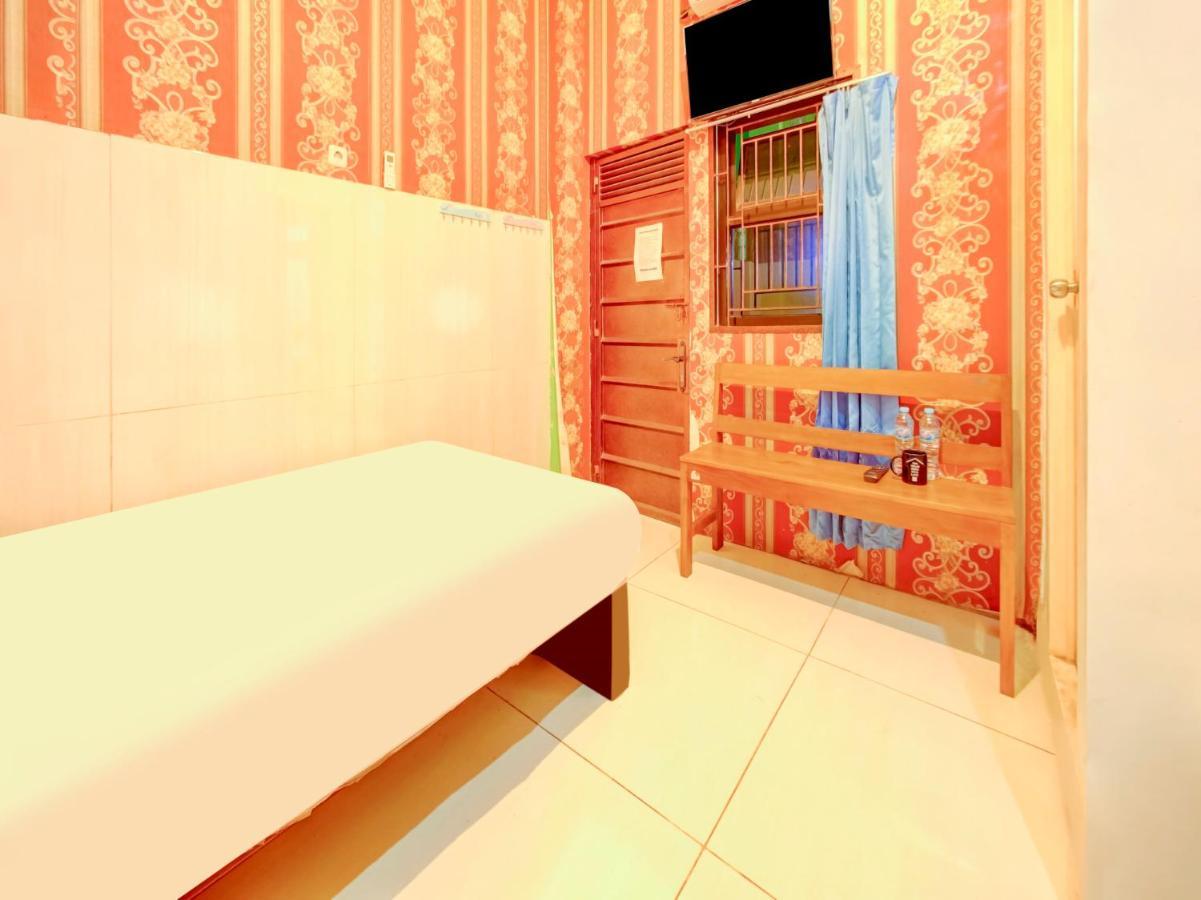 Oyo Life 3103 Opo Homestay & Kost Malang Dış mekan fotoğraf