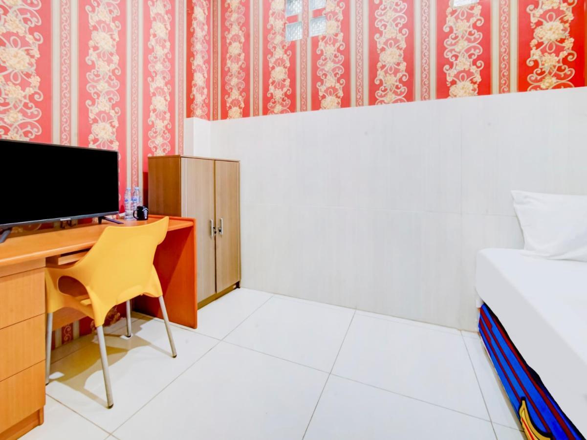 Oyo Life 3103 Opo Homestay & Kost Malang Dış mekan fotoğraf