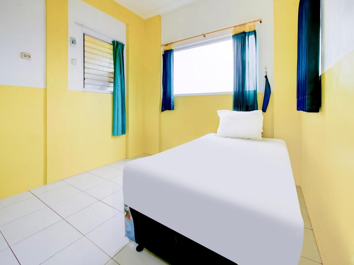 Oyo Life 3103 Opo Homestay & Kost Malang Dış mekan fotoğraf