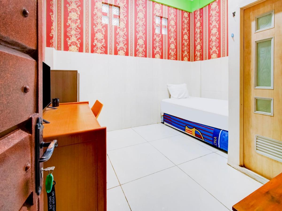 Oyo Life 3103 Opo Homestay & Kost Malang Dış mekan fotoğraf